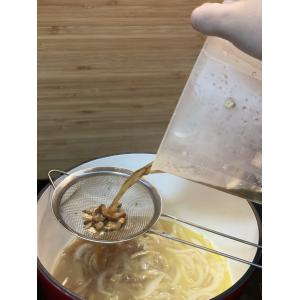 Añadimos caldo de boletus